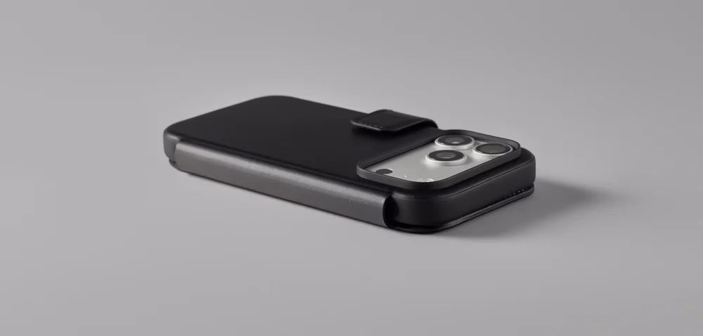 Чохол Nomad Modern Folio Camino (Black) лежить на сірому фоні