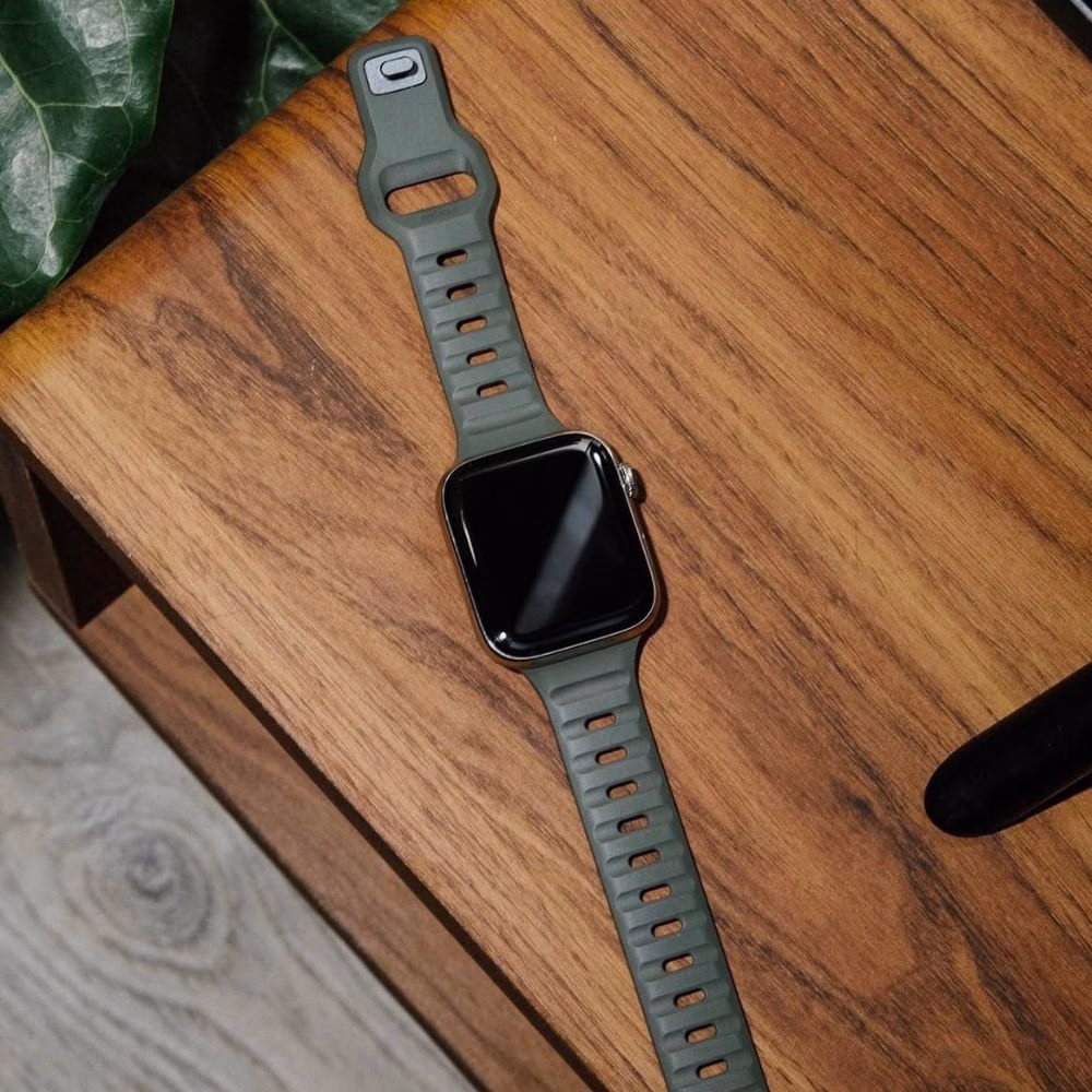 Силіконовий ремінець Nomad Sport Band кольору Ash Green з алюмінієвою застібкою