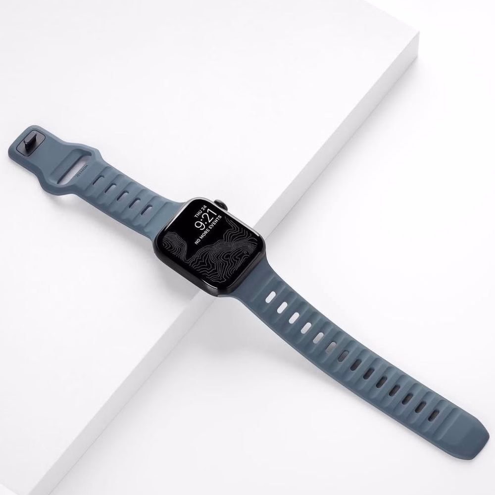 Спортивний ремінець Nomad Sport Band Marine Blue з фторкаучуку FKM для Apple Watch 46mm/49mm, вигляд зверху