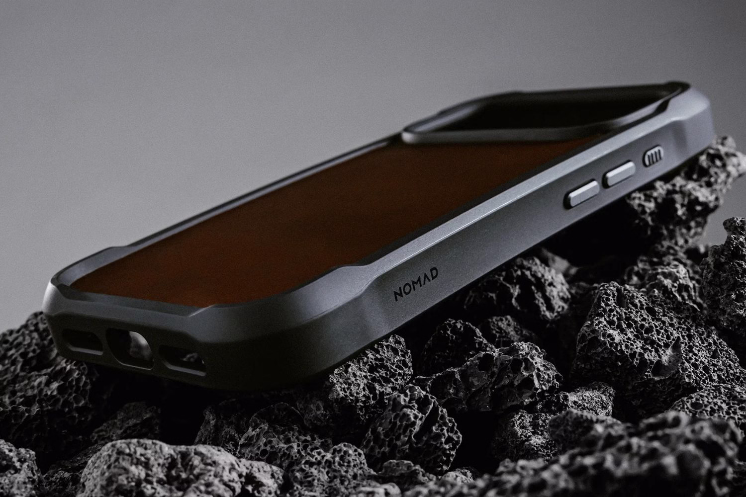 Шкіряний чохол Nomad Rugged Horween Rustic Brown для iPhone 17 Pro Max - 4
